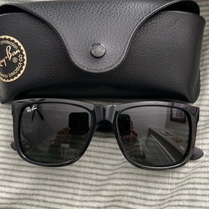 Ray Ban RB4165 Sunglasses.